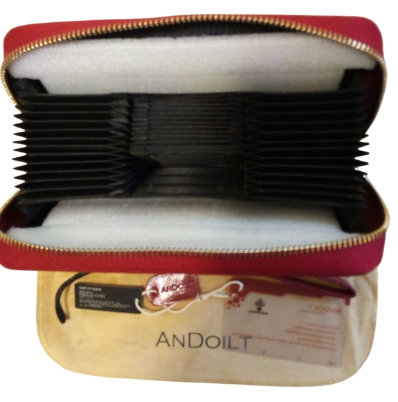 Andoilt Women’s Leather Zip Around Wristlet RFID Blocking Inside Zippered Pocket - Picture 6 of 10